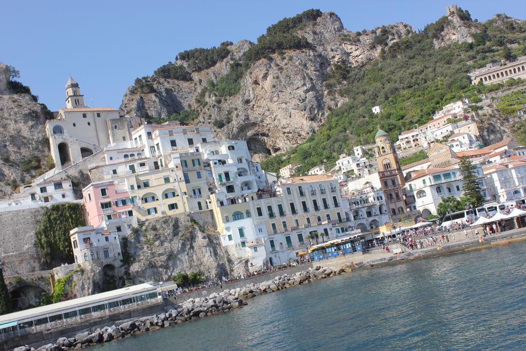 Casa Vacanze Nonna Raffa Amalfi Esterno foto